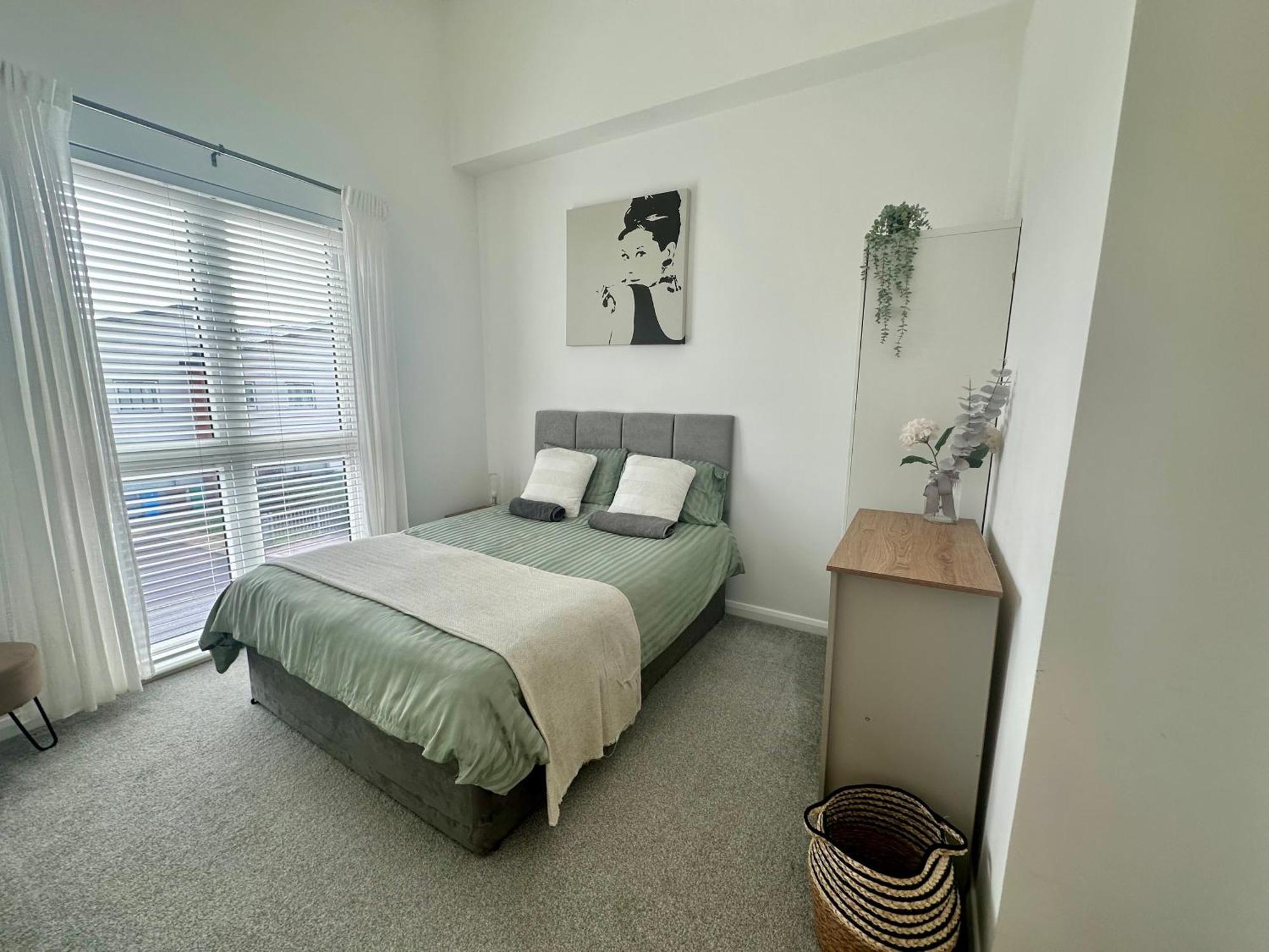 Ao & Etihad Stadium 6 Guest Stay- 3 Bedroom Central House With Parking & Wi Fi Manchester Bagian luar foto